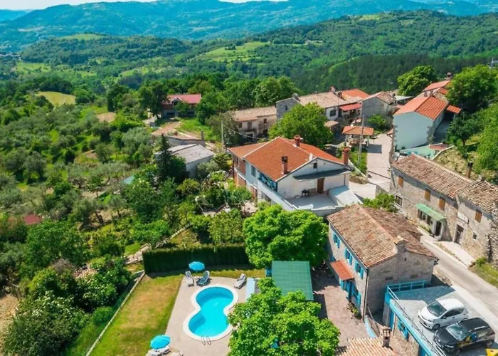 Viera For 12 People In Istria With Private Pool & Pet Friendly *